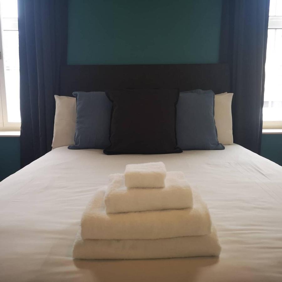 Bank House Guesthouse バンドラン エクステリア 写真