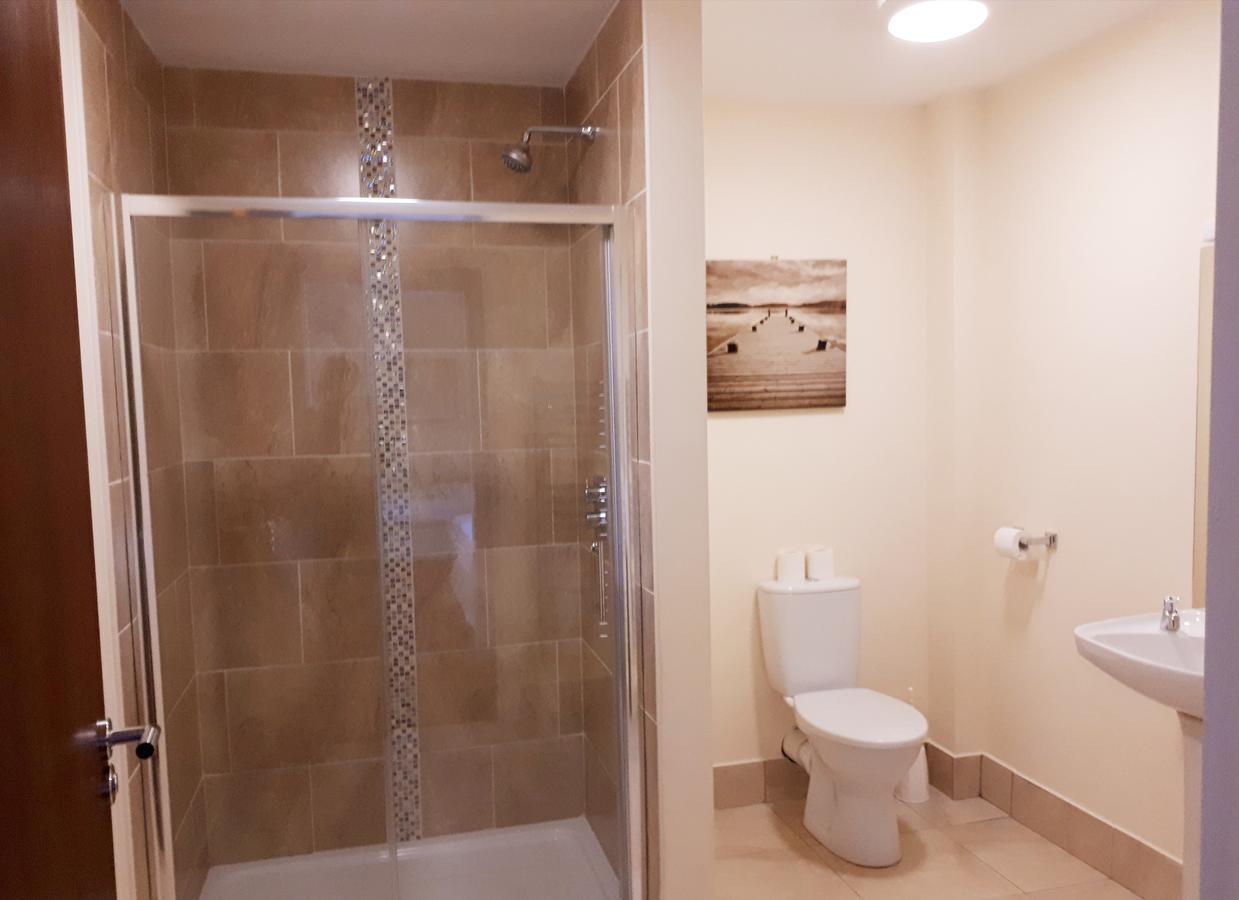 Bank House Guesthouse バンドラン エクステリア 写真