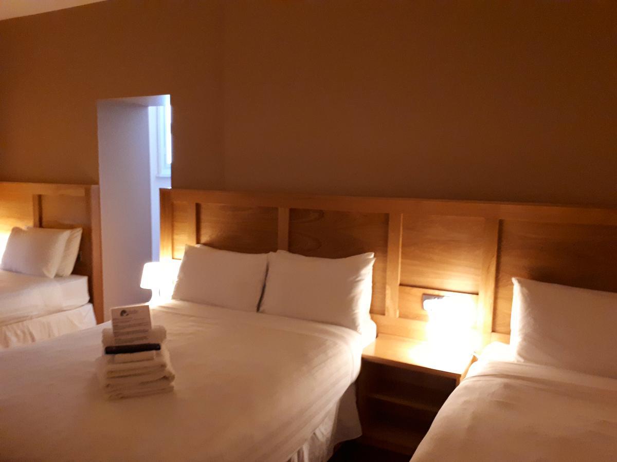 Bank House Guesthouse バンドラン エクステリア 写真